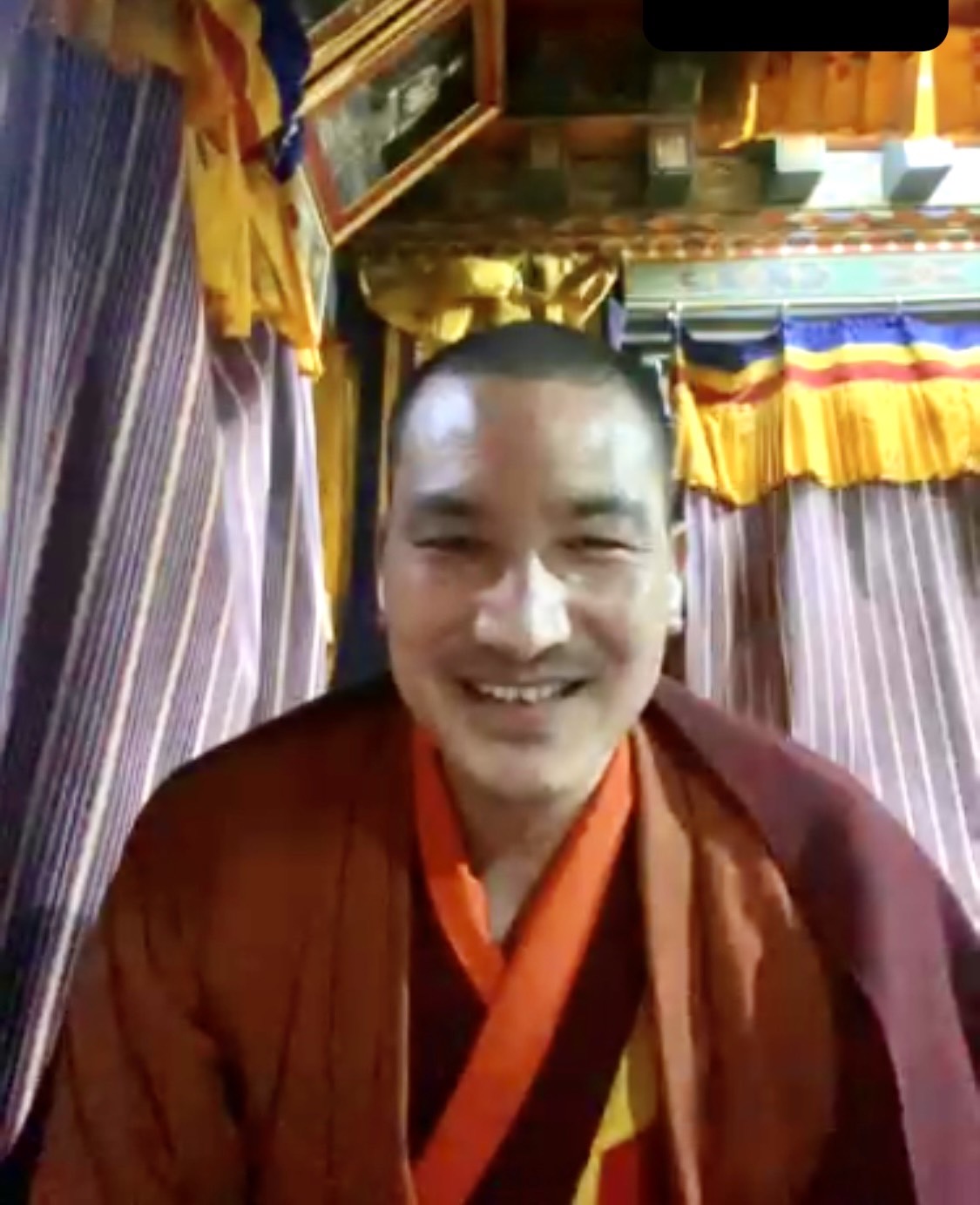 仁波切於4月20的線上功德寳藏教學開示中，特別感謝贊助寺廟僧藏的「種福田 幸福滿滿」功德主。