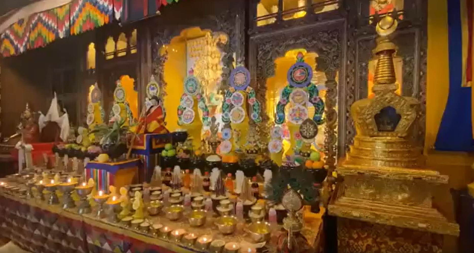 布薩旺度寺廟的結夏安居，共修祈禱釋迦牟尼佛及十六羅漢，功德廻向贊助功德主
